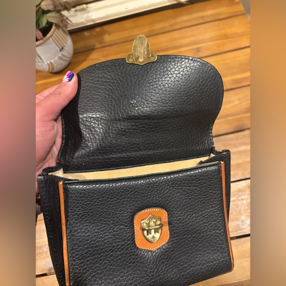 Small Vintage Dooney & Bourke Leather Crossbody Bag - Picture 5 of 10